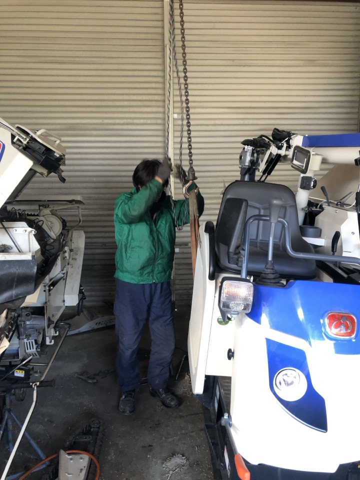 整備工場の機械部品